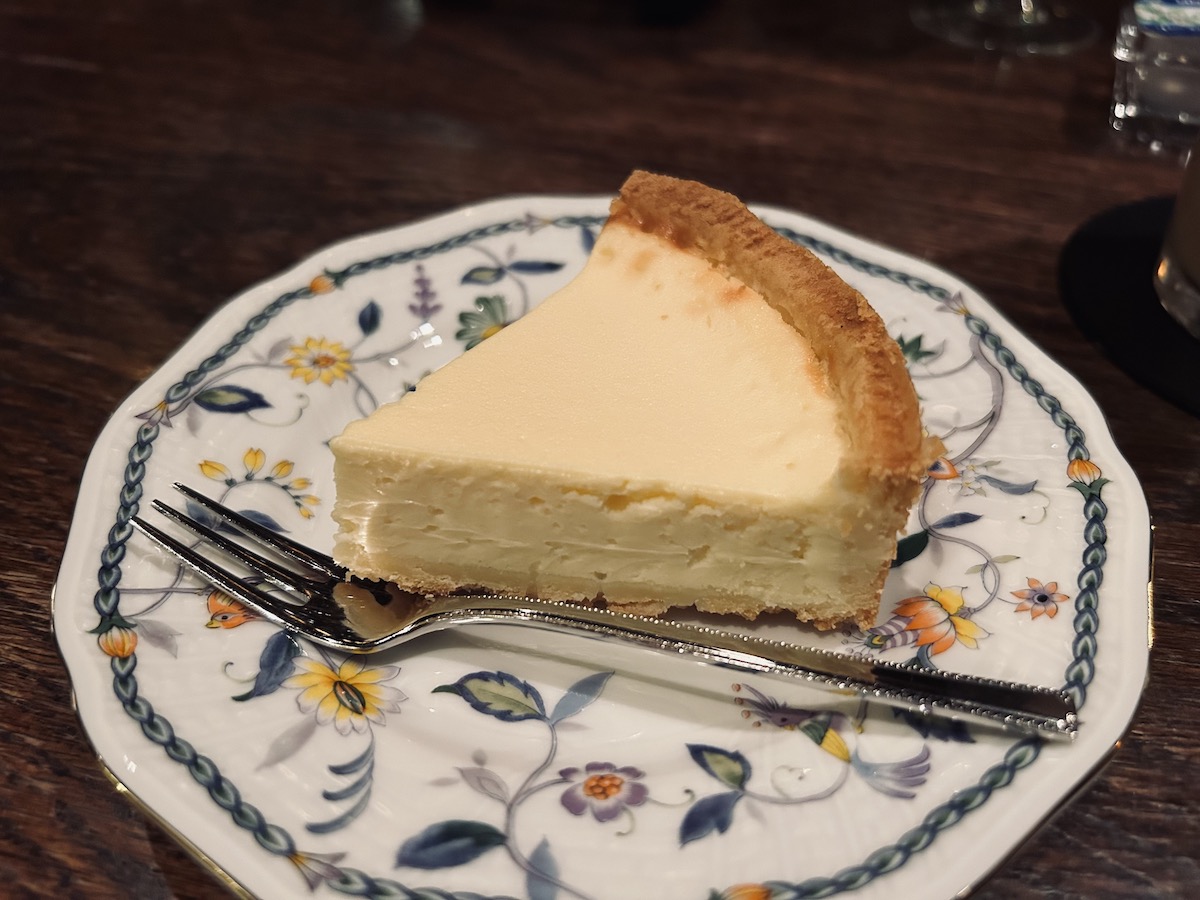 京大周辺のカフェ　柳月堂　チーズケーキ