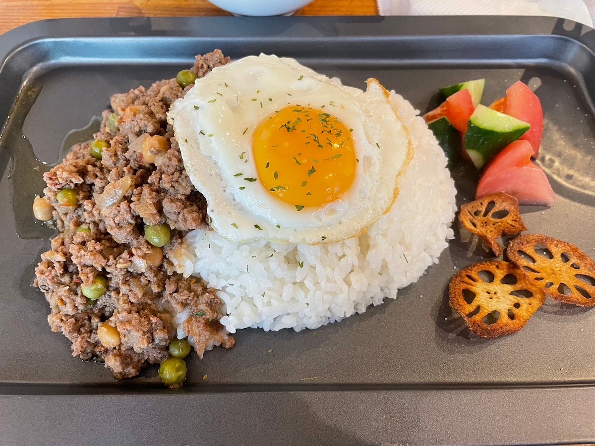 京大　ご飯　mArk　ガパオライス