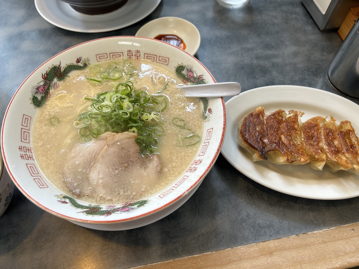 京大周辺のご飯　第一旭　鉄人ラーメンセット