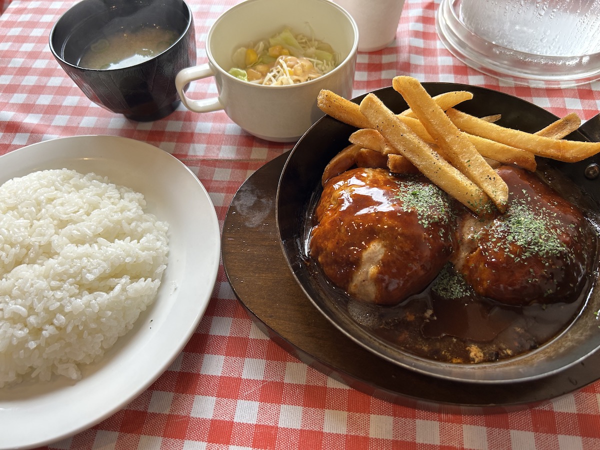 京大周辺のご飯　ハンバーグ　ジェームスキッチン