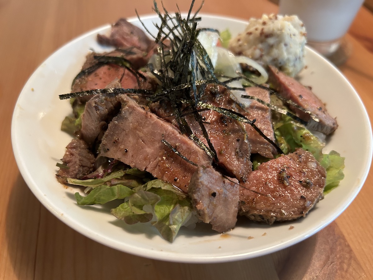 京大生のデート　出町柳商店街　SOU Violet And Claire　ローストビーフ丼