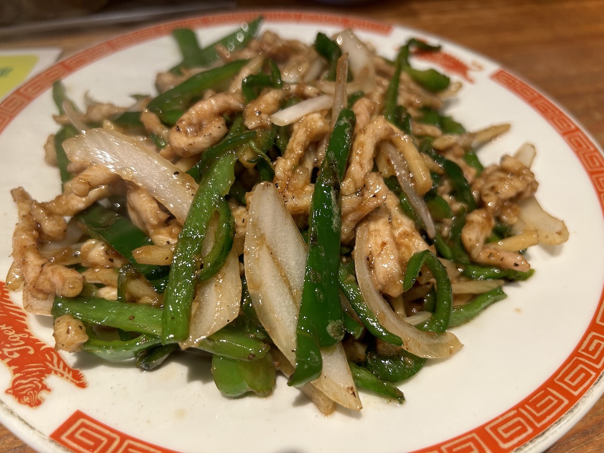 京大生のデートご飯　タイガー餃子会館　チンジャオロース