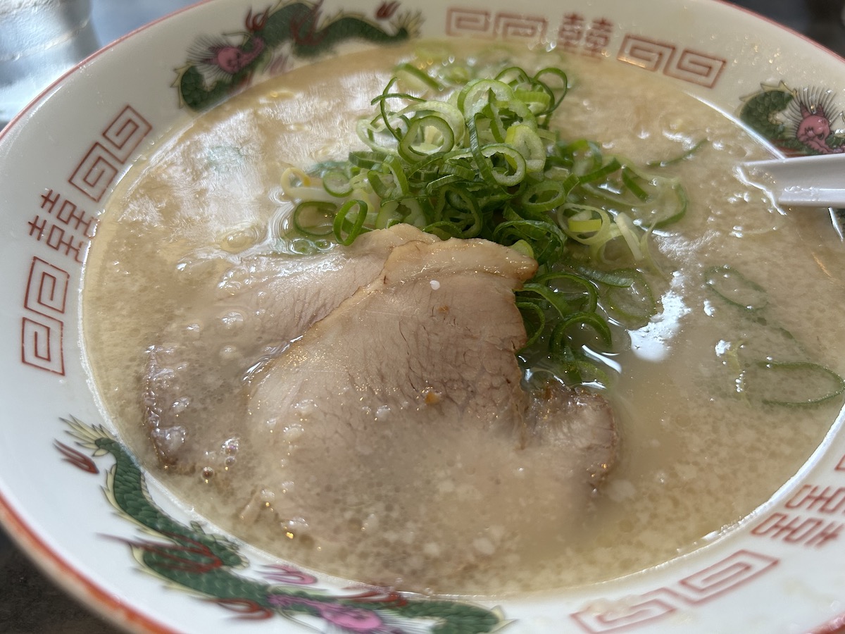 京大周辺のご飯　第一旭　とんこつラーメン　鉄人ラーメン