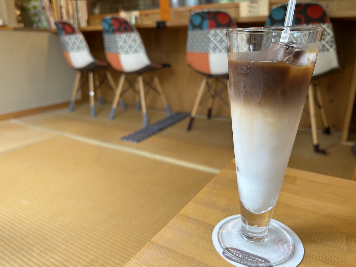 京大生のデート　カワコーヒー　京都御所周辺　カフェラテ