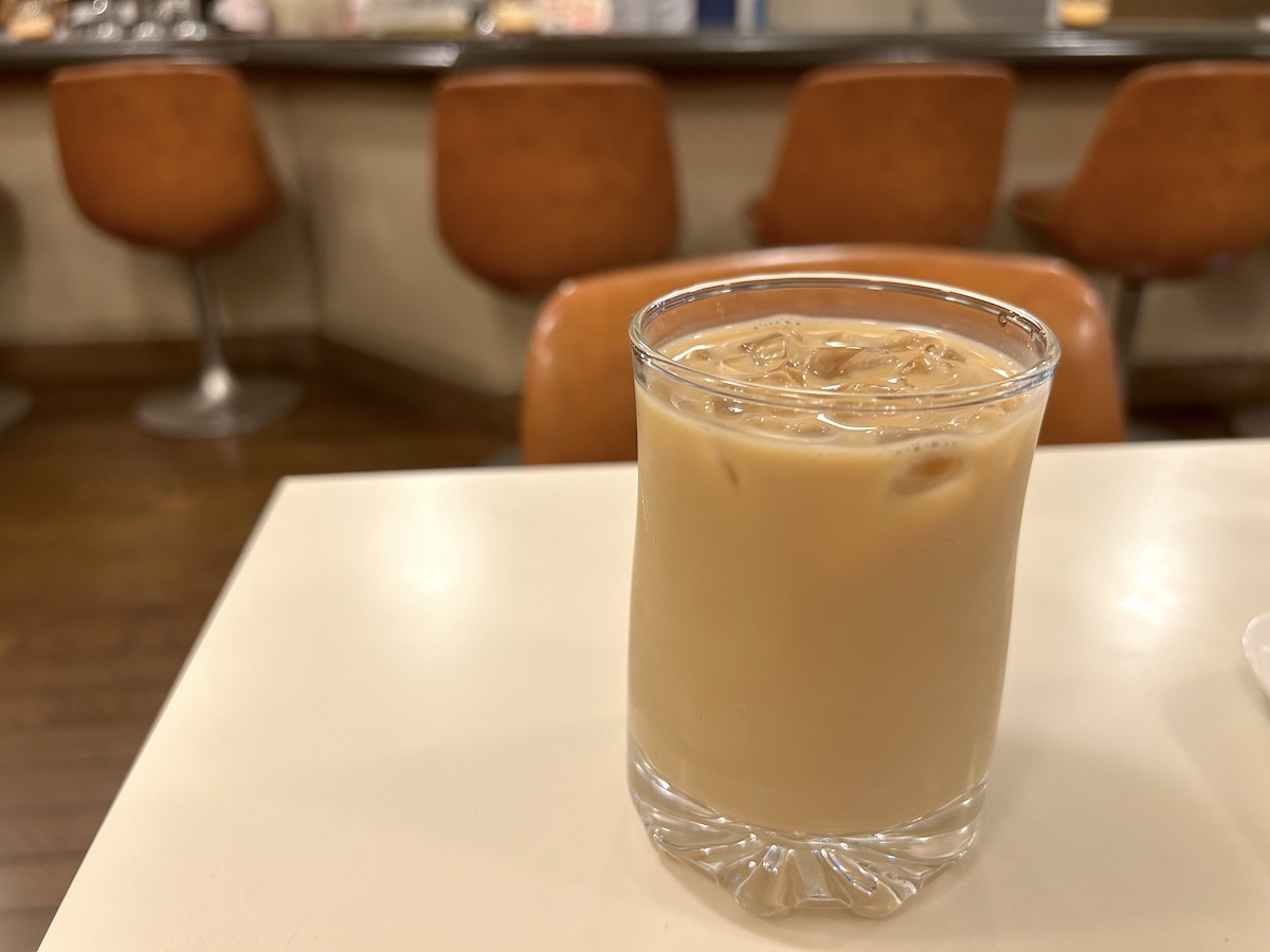 京大周辺のカフェ　アルペン珈琲　カフェオレ