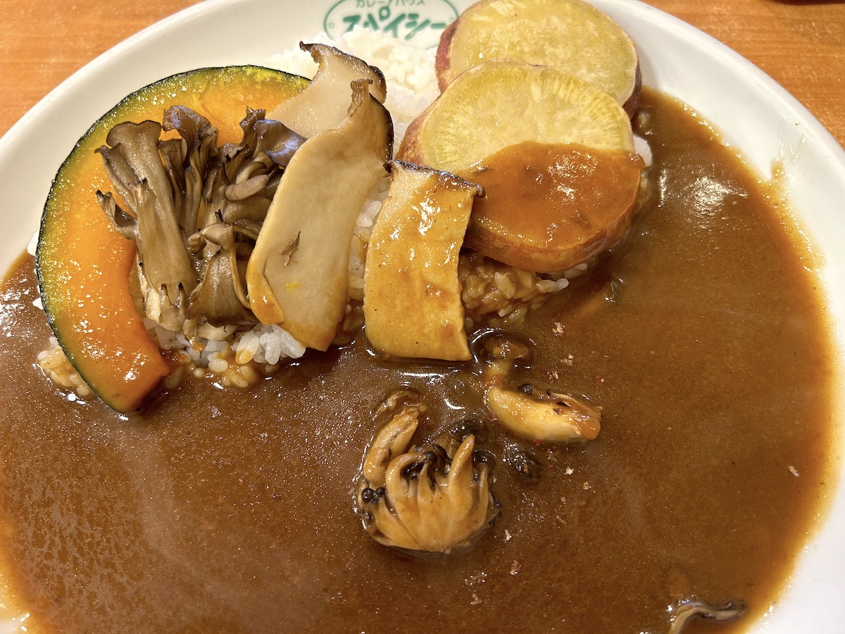 京大周辺のご飯　カレーハウススパイシー　秋のカレー