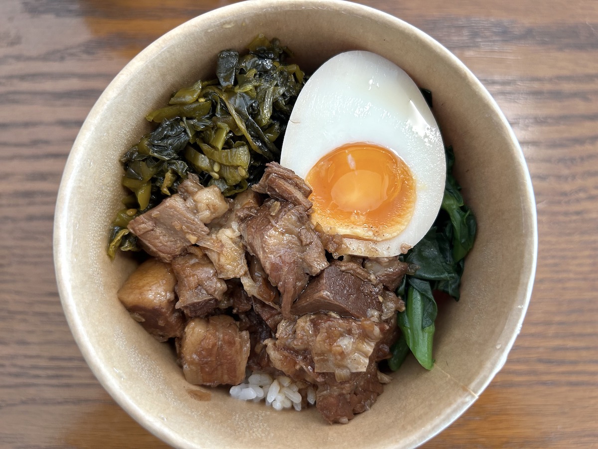 京大周辺のご飯　柏三葉　ルーローハン